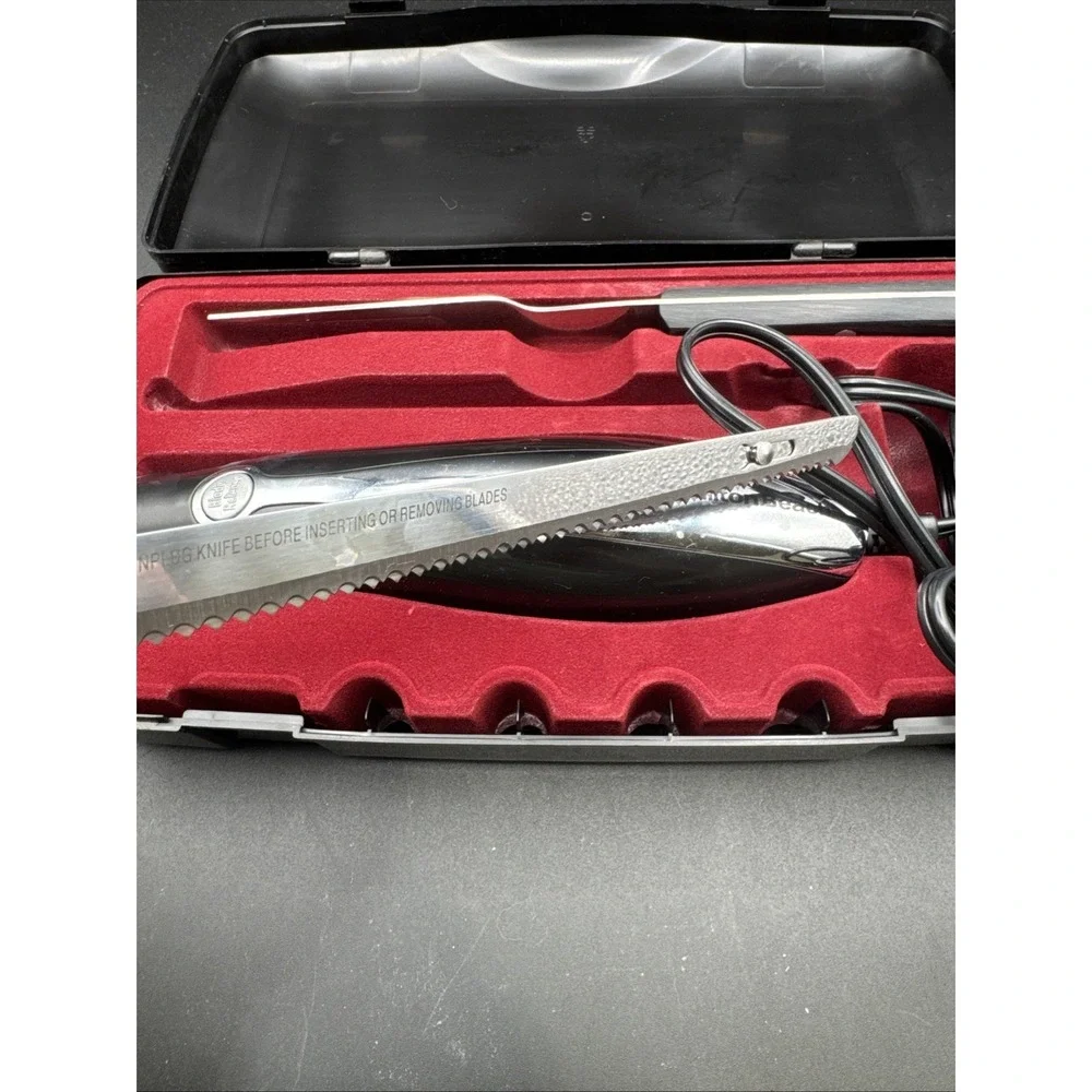 Hamilton Beach Electric Knife with Storage Case And Carving Fork 74275 Black